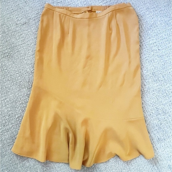 Lily & Taylor Women’s Mustard Gold Trumpet Skirt Sz 22 Suit Mermaid Flare - Picture 1 of 5